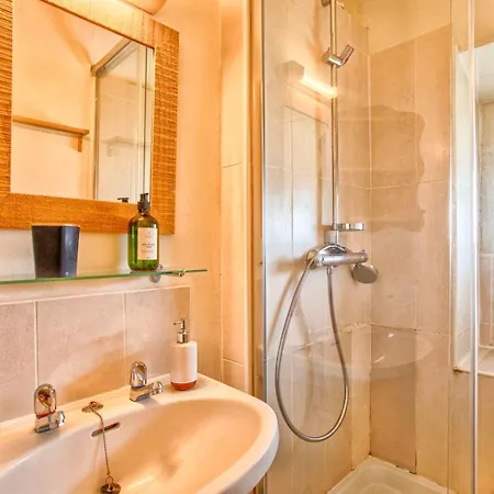 Dom wakacyjny La Rabouillere - House In Omaha