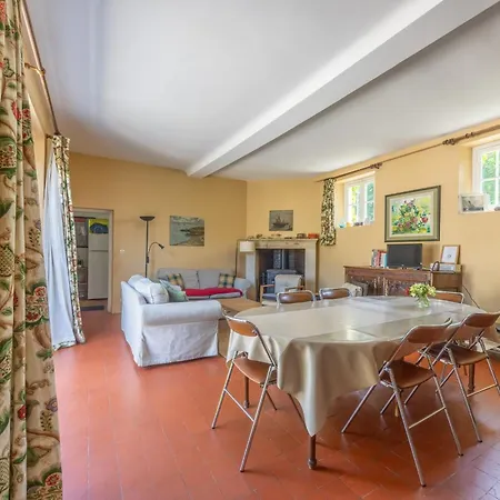 Dom wakacyjny La Rabouillere - House In Omaha