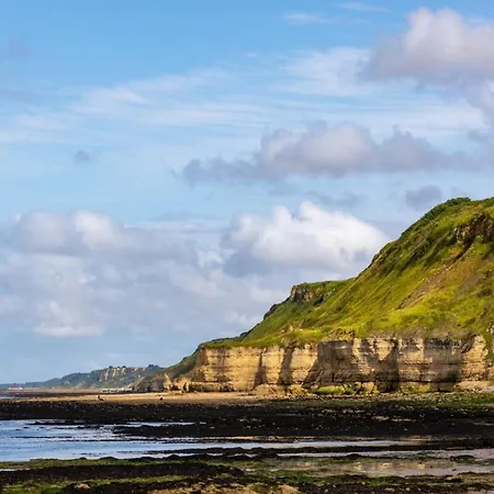 La Rabouillere - House In Omaha * Commes