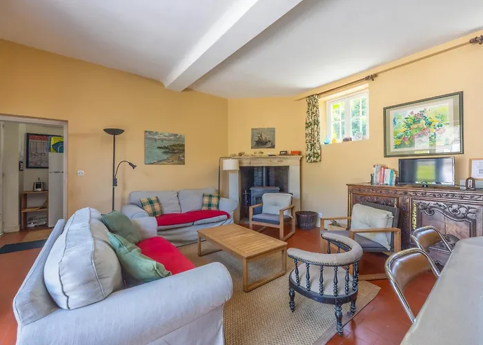 La Rabouillere - House In Omaha * Commes